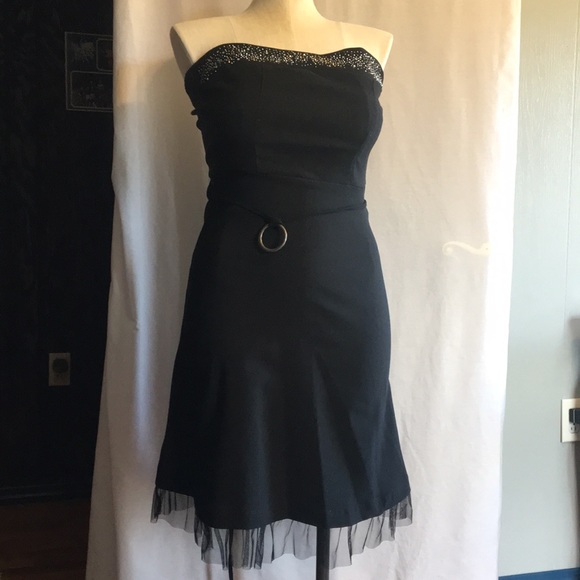 Dresses & Skirts - Black Strapless Dress